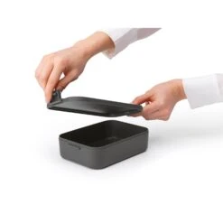 Brabantia Make En Take Lunchbox Medium Donkergrijs 8 Brabantia Make En Take Lunchbox Medium Donkergrijs -Beste Keukenartikelen Winkel 102 2520 3 1